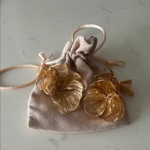 NWOT H+M Gold Floral Earrings